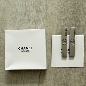CHANEL Beauty Silver Logo Hair Clips